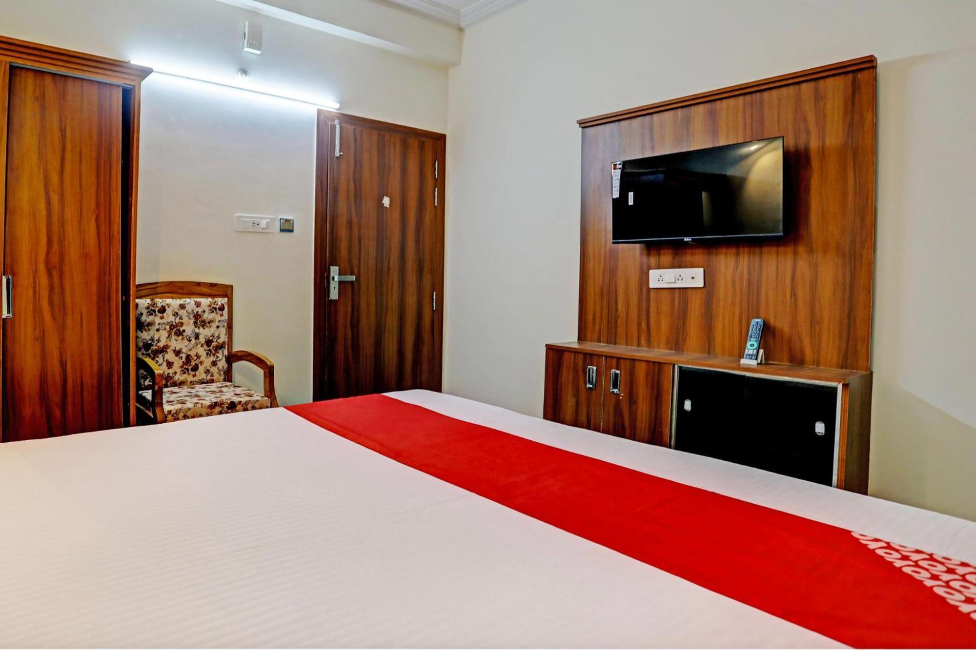 Hotel O Al Diwan Banquet And Suites 坎普尔 外观 照片